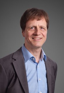 Portraitbild von Günter Schäfer